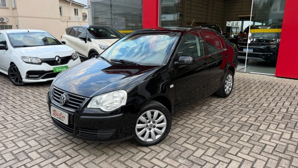 VW - VolksWagen Polo Sedan 1.6 Mi Total Flex 8V 4p